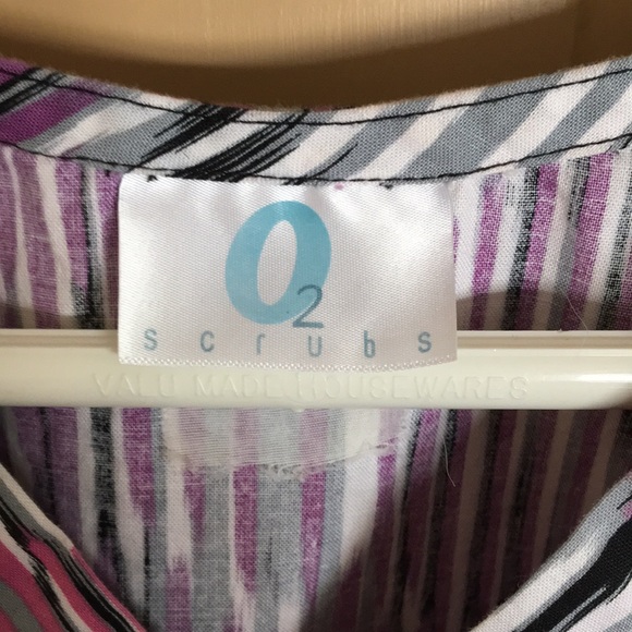 Scrub Top - Picture 3 of 3